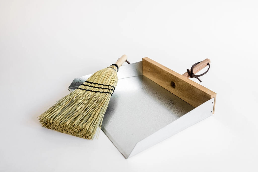 dustpan & brush, mini beechwood - Whisk